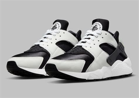 Nike Air Huarache Black / White 